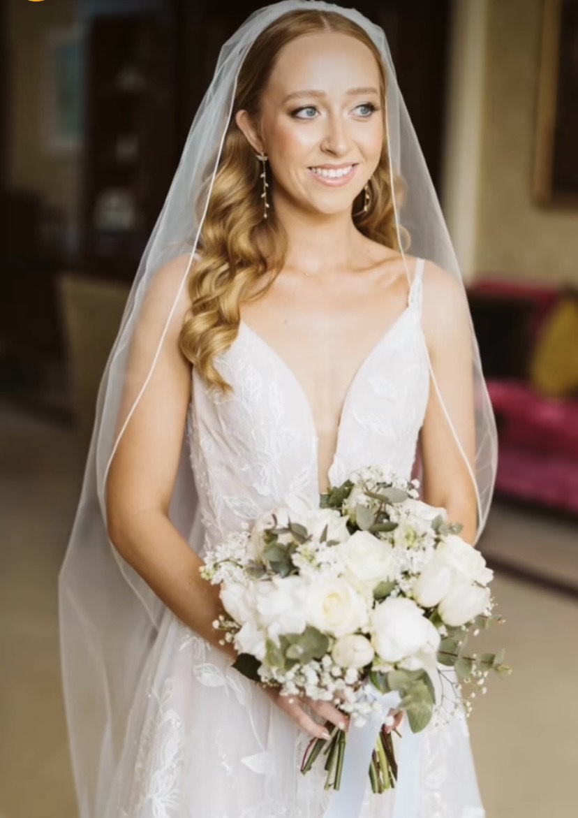 photo of bride with makeup done by Paula Byrne